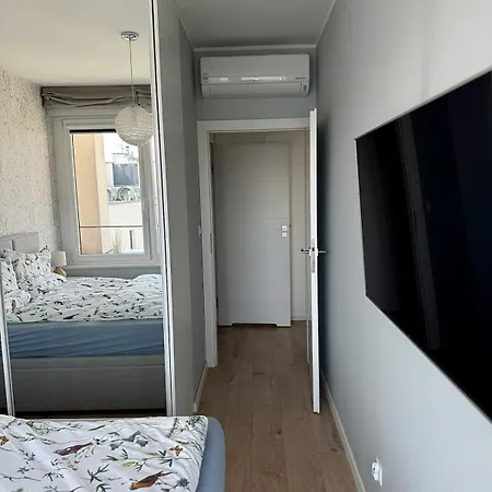 Stylish With Ac & Balcony Apartamento